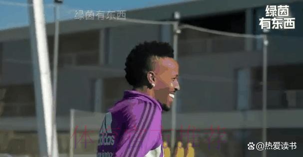 皇马考虑今夏出售阿拉巴 但球员目前没离队想法